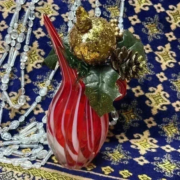 Candycane striped glass vase. Beautiful for the holidays. - Picture 3 of 9